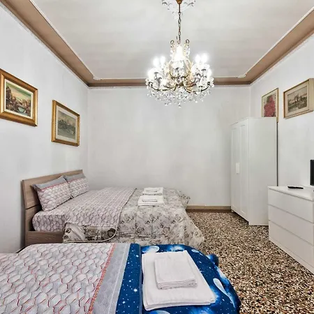 Downtown Railway Station Venice * Mestre