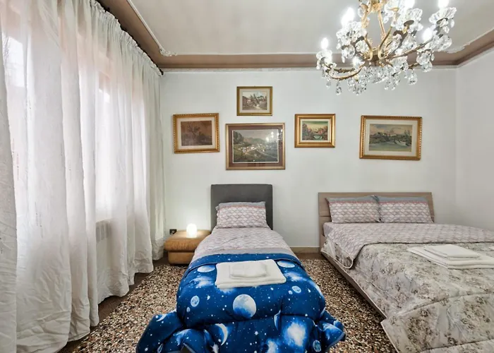 Downtown Railway Station Venice *