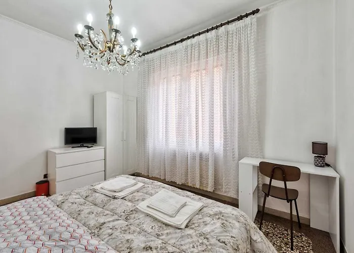 Downtown Railway Station Venice * Mestre